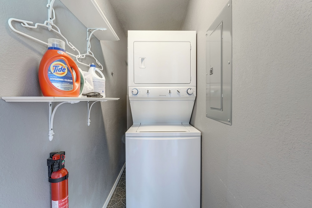 Hike, Bike & Ski! Cozy Anchorage Townhome
