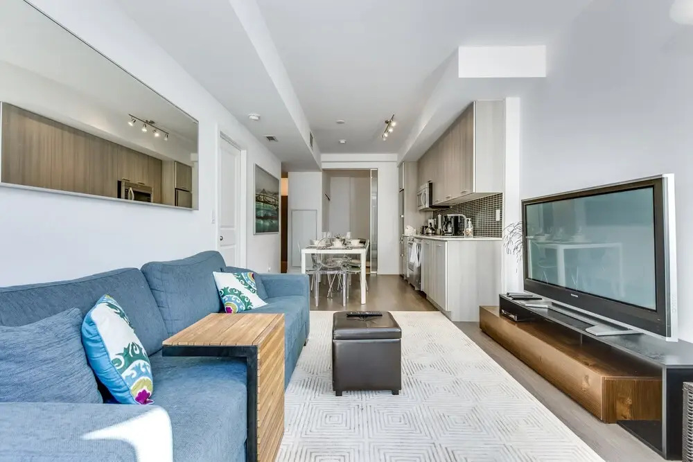 Stylish New 2BR Luxury Condo w Parking