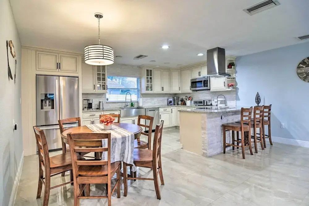 Updated Largo Getaway w/ Private Pool & Lanai!