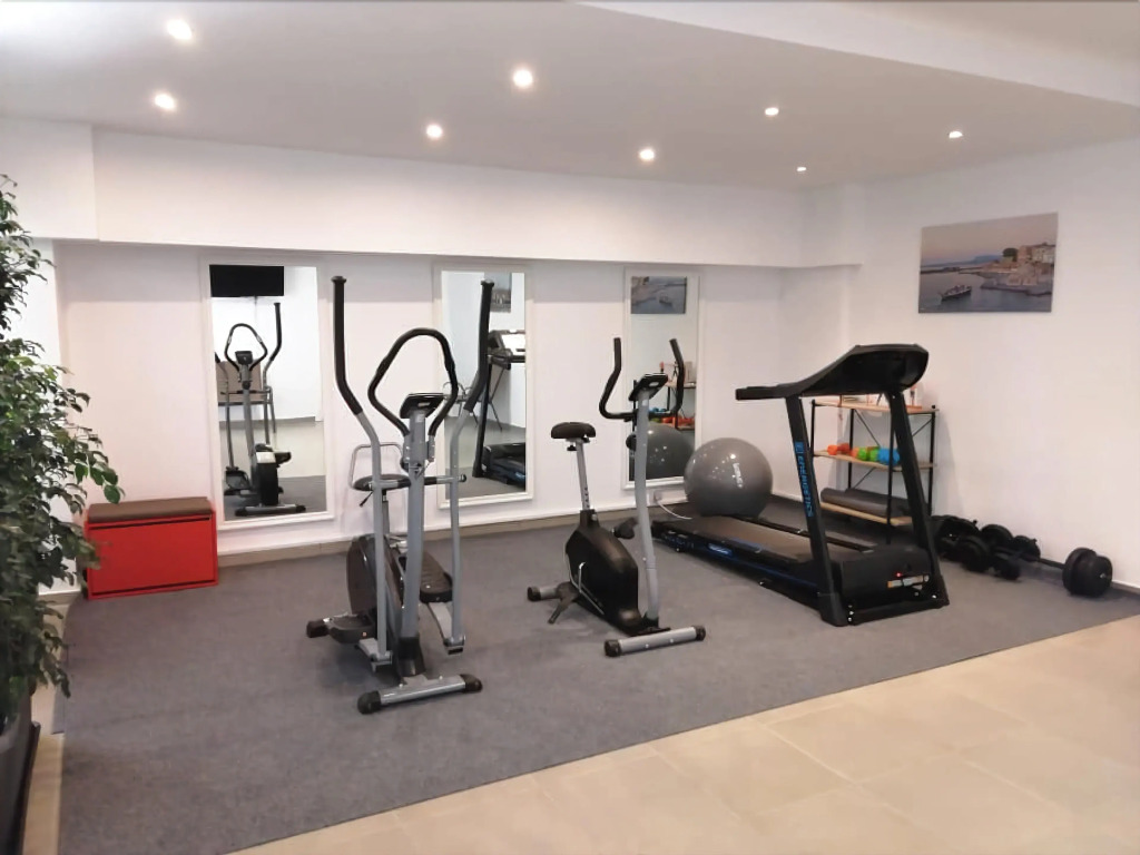 Carisa Suites and Apartments