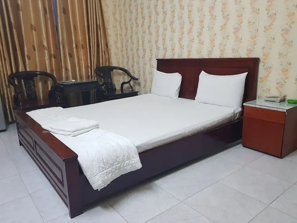 Oyo 682 Long Son Hotel