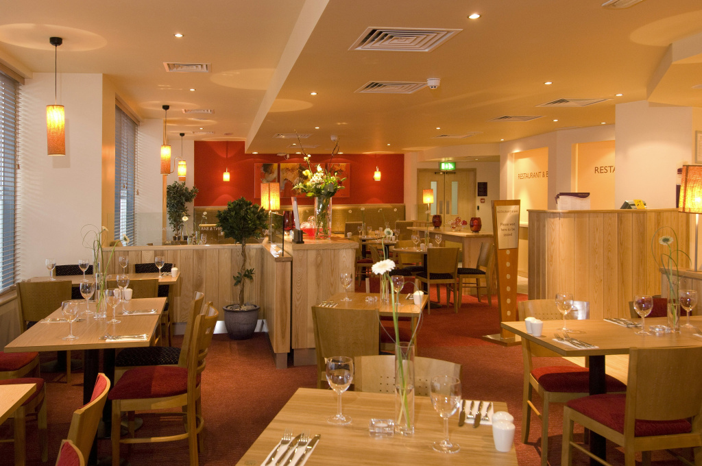 Premier Inn Chester - Railway Station
