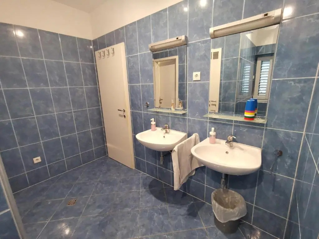 Spacious 140m2 Downtown 3 Bedroom Apartment