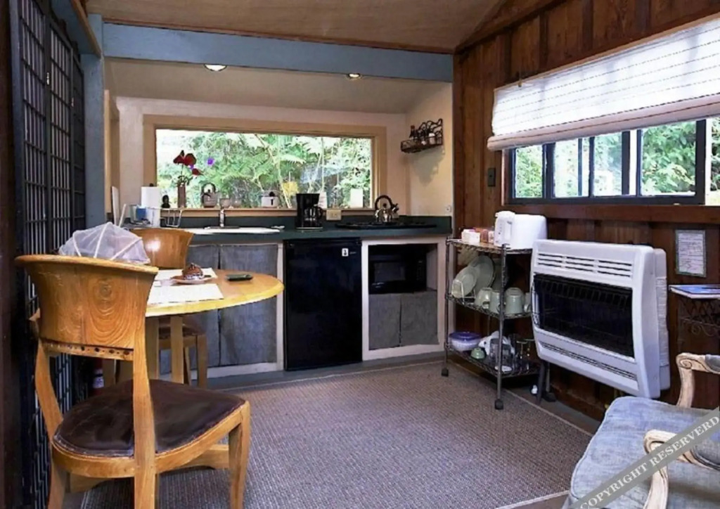 The Artist Cottage - Bed And Breakfast