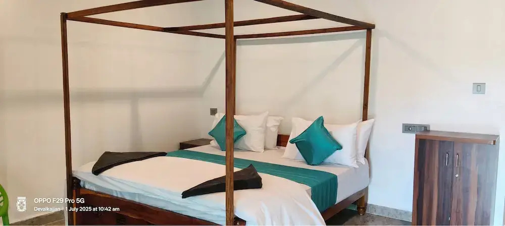 De Orchid Resort