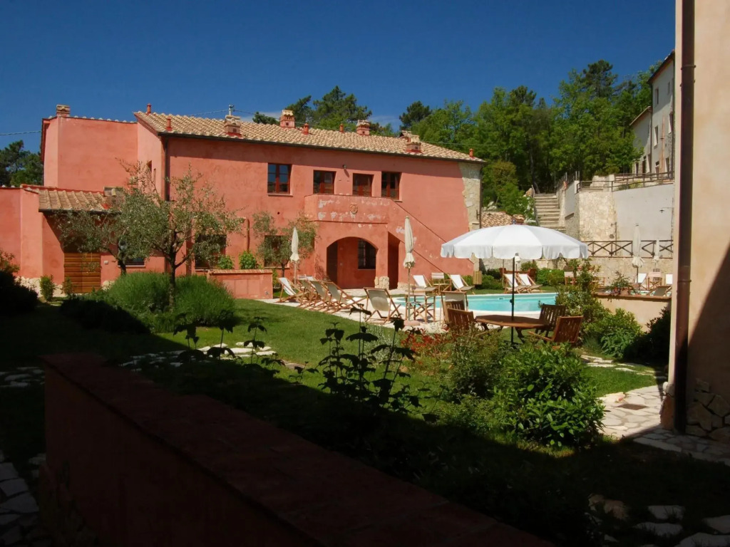 Pretty Apartment Near San Gimignano