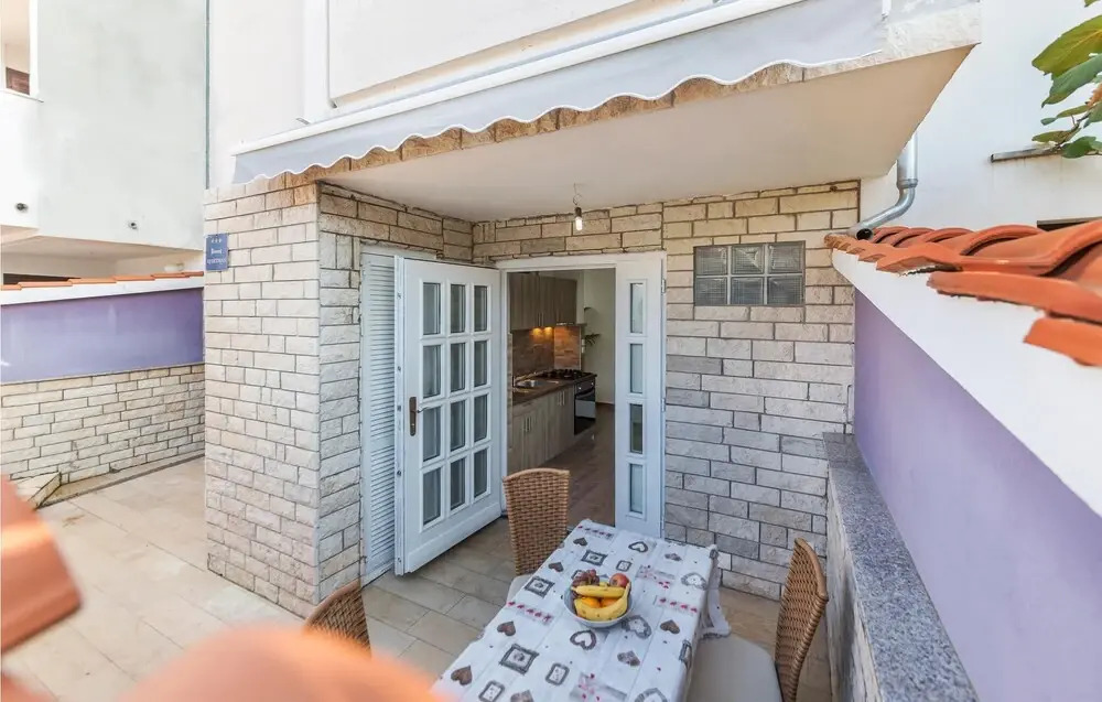 Beautiful Apartment in Barbariga With 1 Bedrooms and Wifi