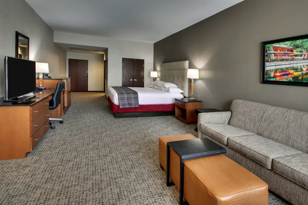 Drury Plaza Hotel San Antonio Riverwalk