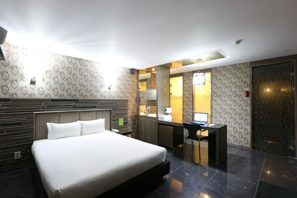 Business Joy Hotel