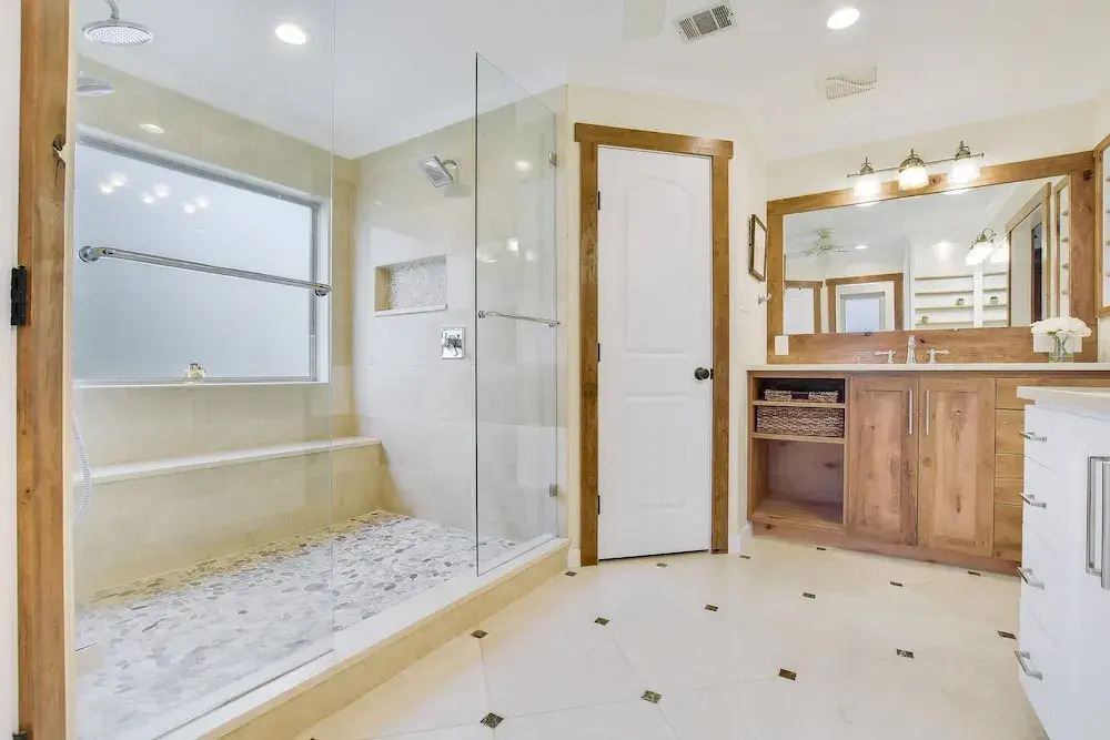 The Arrive Authentic Tudor - 4 Br Home