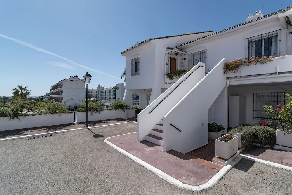 AGC26 - Lovely apart walking distance to Port