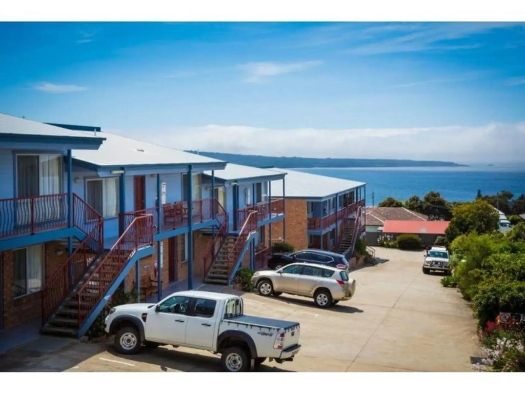 Heritage House Motel & Units