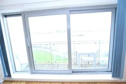 Lovely 2 bed 2 toilet Hill House river view apartment