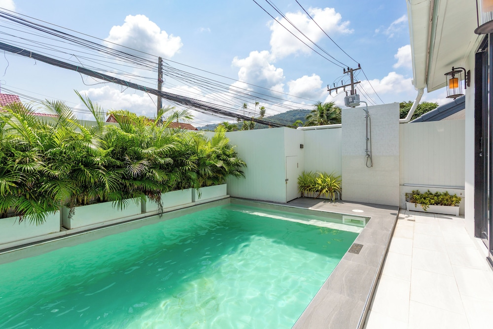 Newly Renovated Pool Villa with BBQ V296