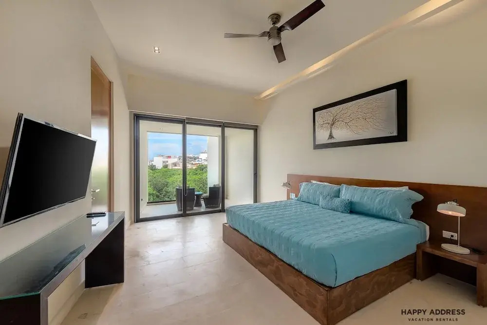 Relaxing 2BR in downtown new building by Happy Address