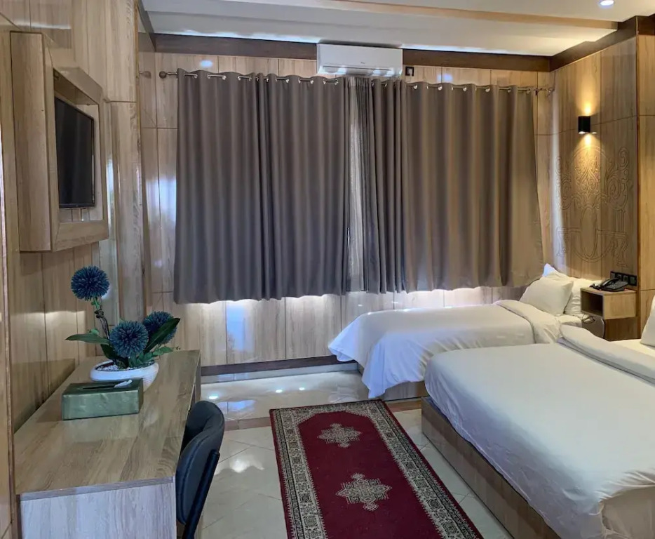 Hotel Oasis Palace