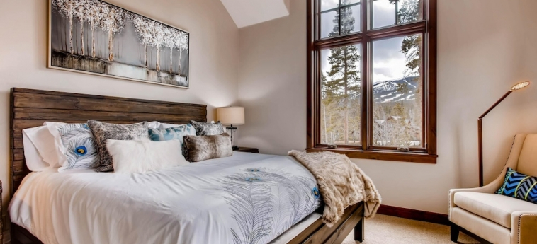Snowy Point Chalet