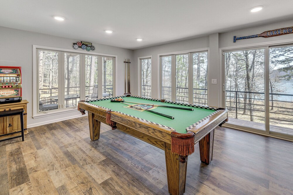 Hot Tub & Games Galore! Greers Ferry Lake Home
