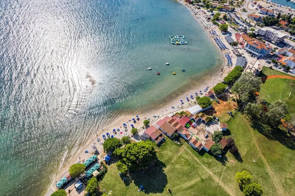 Studio Apartment, 250m From the Beach