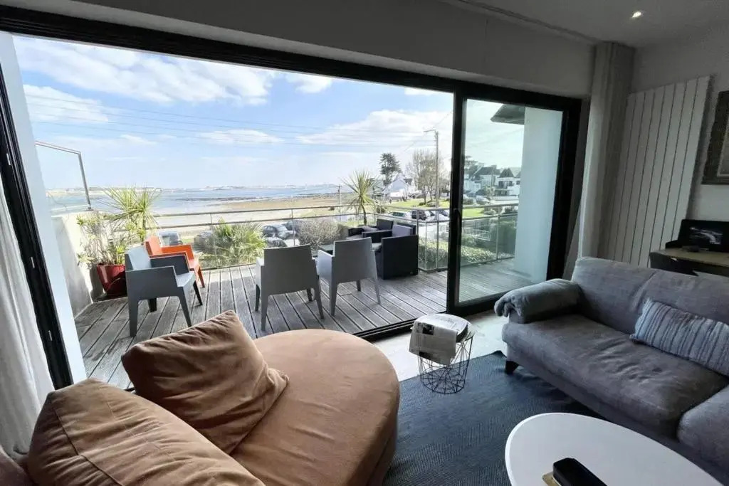 LUXURY T3 neuf de standing Front de mer vue 180