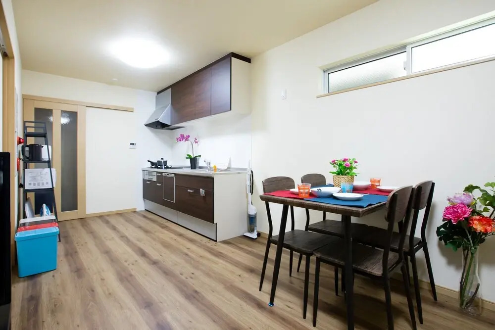 Tsuru House