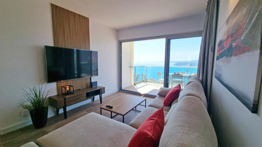 Skyscraper apartment with panoramic views - floor 38
