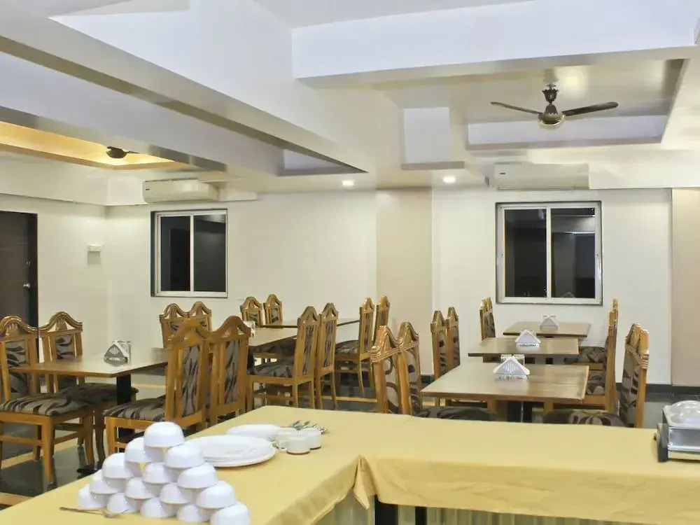 Hotel Jayratna