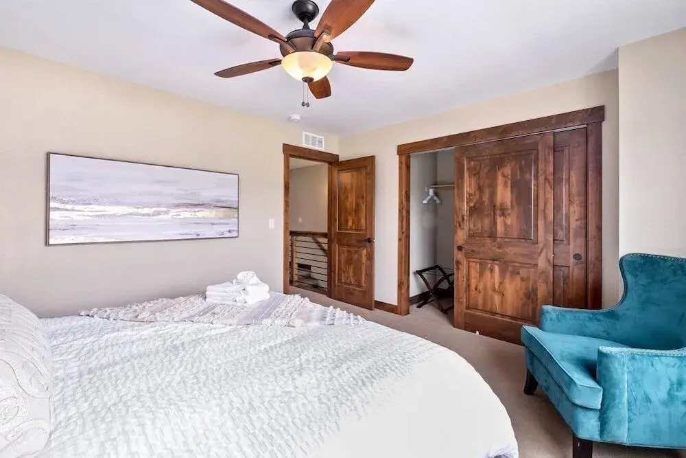 Spectacular Townhome near Breweries and River District!