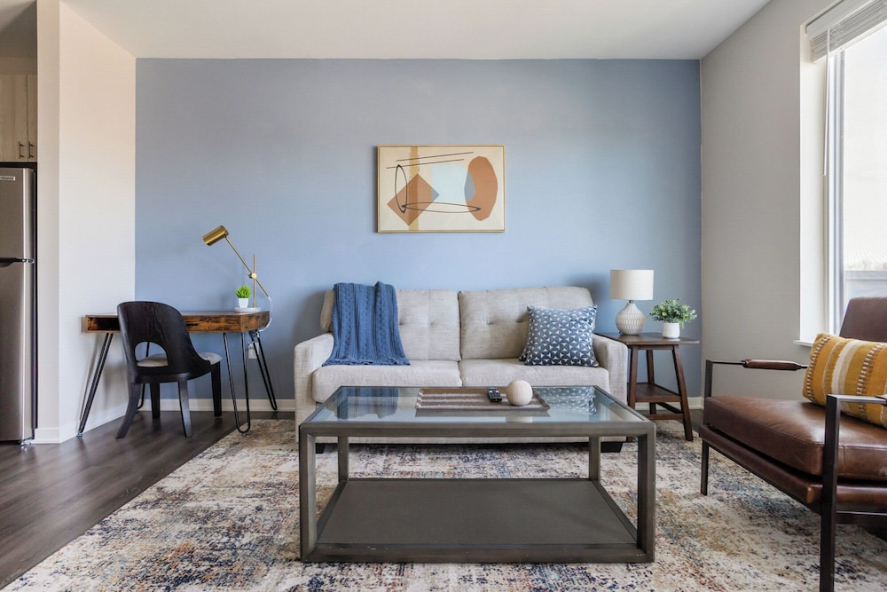 Landing Furnished Apartments Near Northside