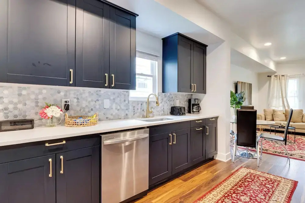 Walk to Parks: Dog-friendly Gem in Indianapolis!