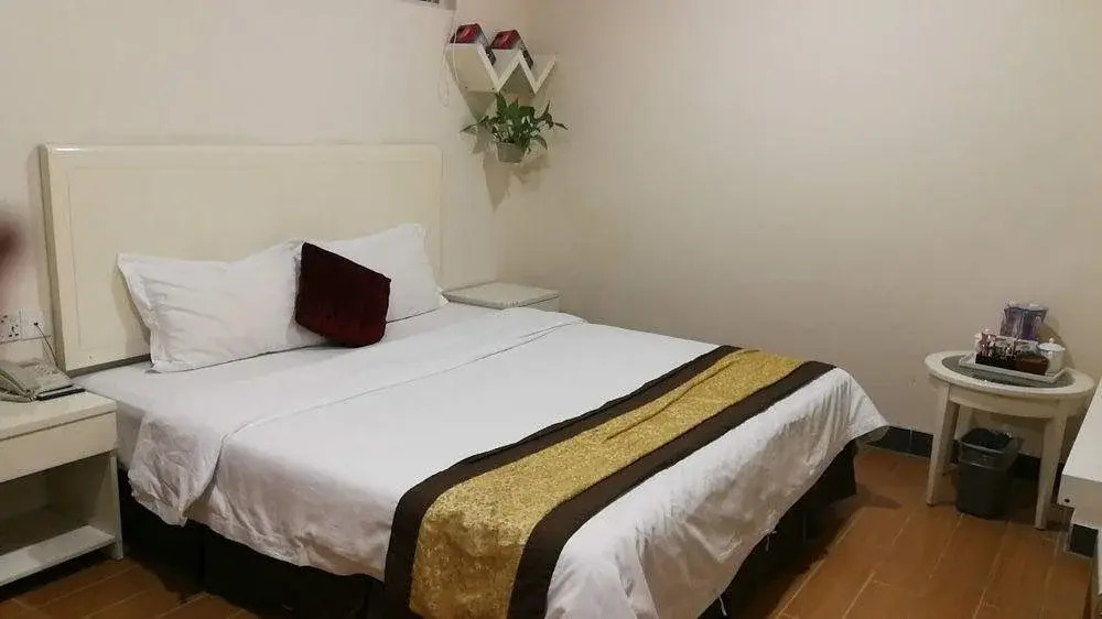 Selina Holiday Hotel Minzhi Branch