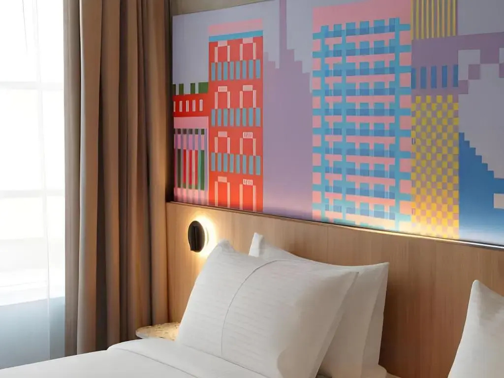 The Graph Hotel
