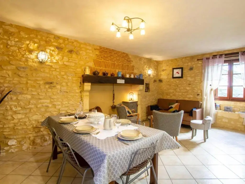 Maison familiale de caractère à Limeuil avec WiFi - FR-1-616-176