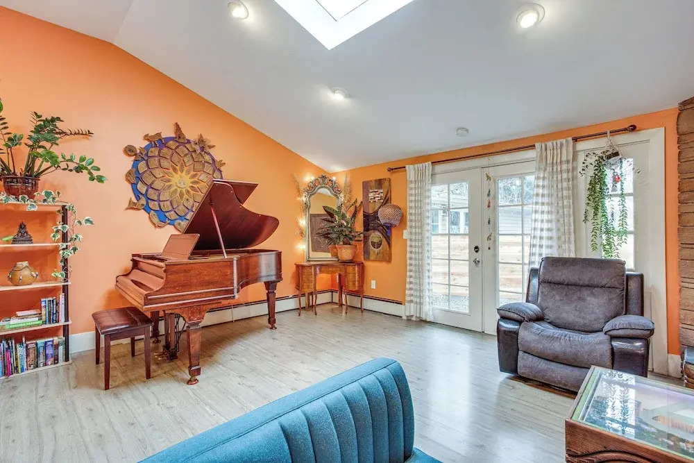 8 Mi to Lumen Field: Seattle Area Home w/ Backyard