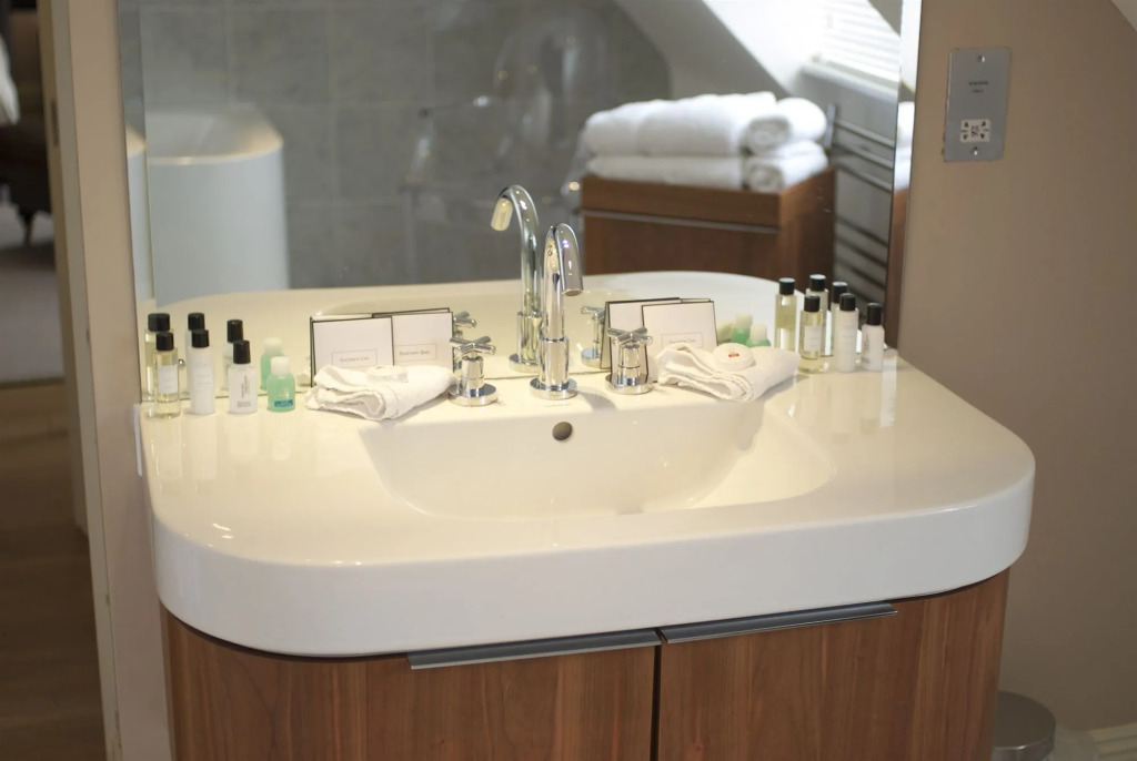 The White Horse Hotel, Romsey, Hampshire - The Coaching Inn Group