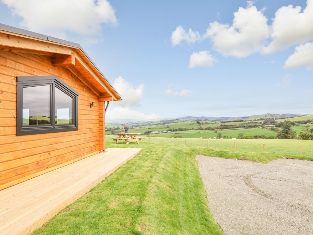 Bacheiddon Log Cabin