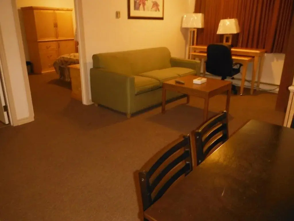 Tumbler Ridge Inn