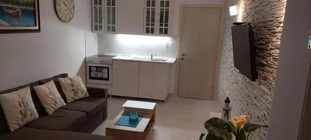 Apartment - Sleeps 2 - Parking - Balcony