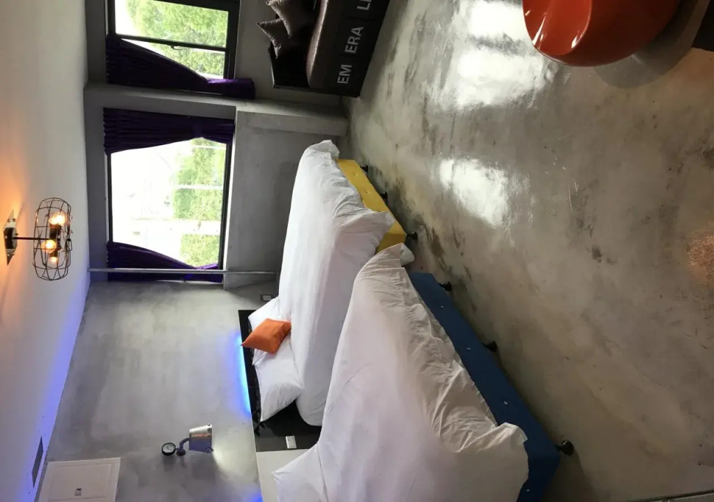 Fas Glass House B&B