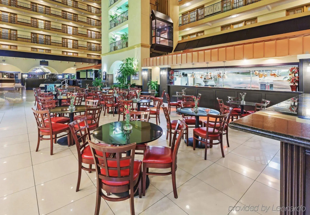 Crowne Plaza Suites Houston Southwest
