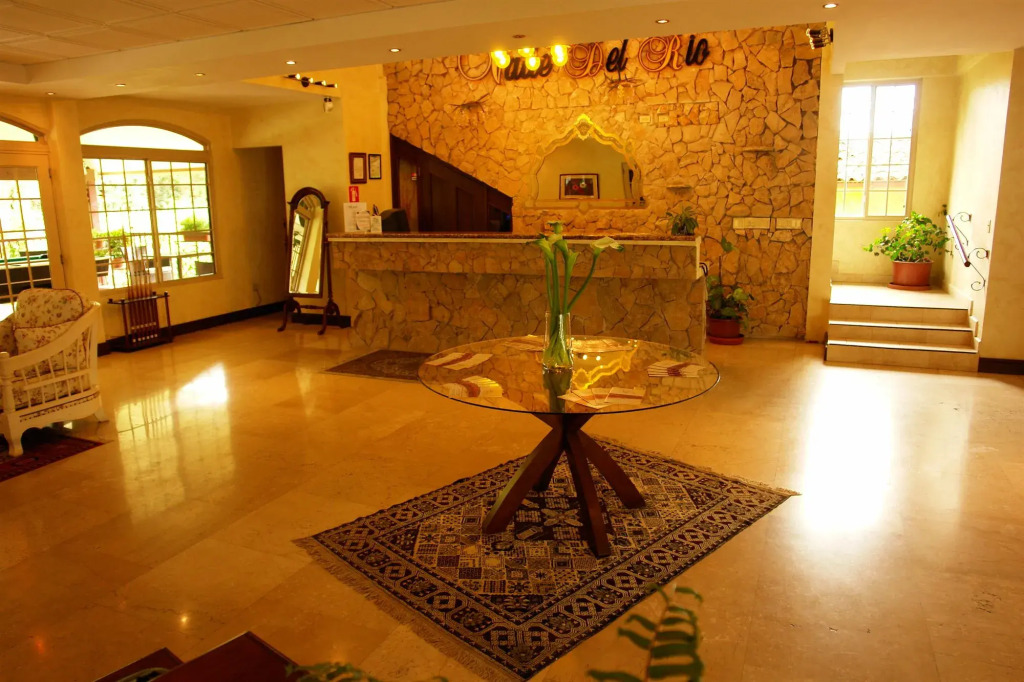 Hotel Valle del Rio
