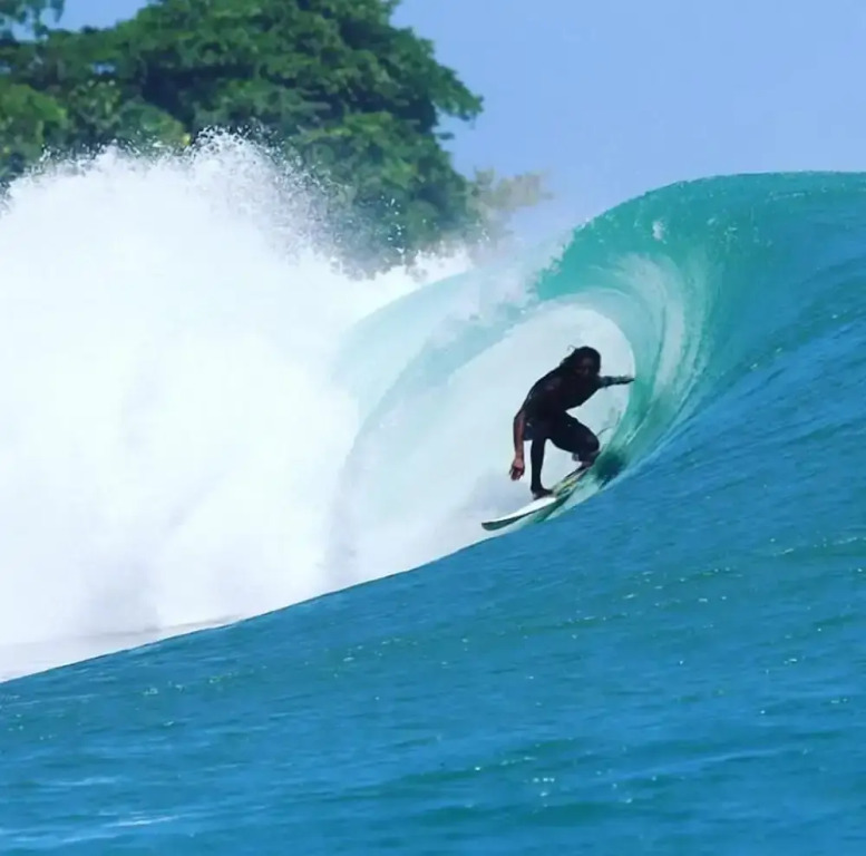 Surf Break at Paunch