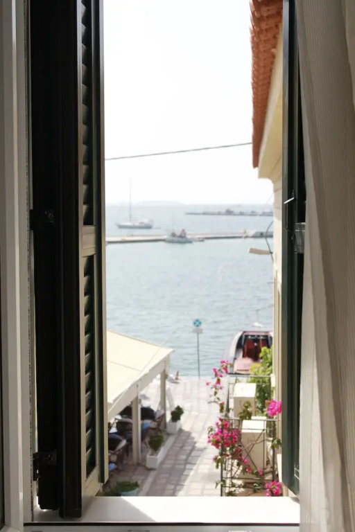 Villa Porto- Naftilos Residences
