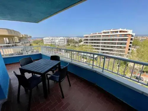 California 1 y 2 by Hoteles California