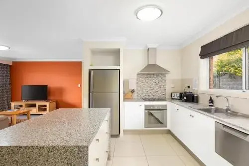 City Two Apartment
