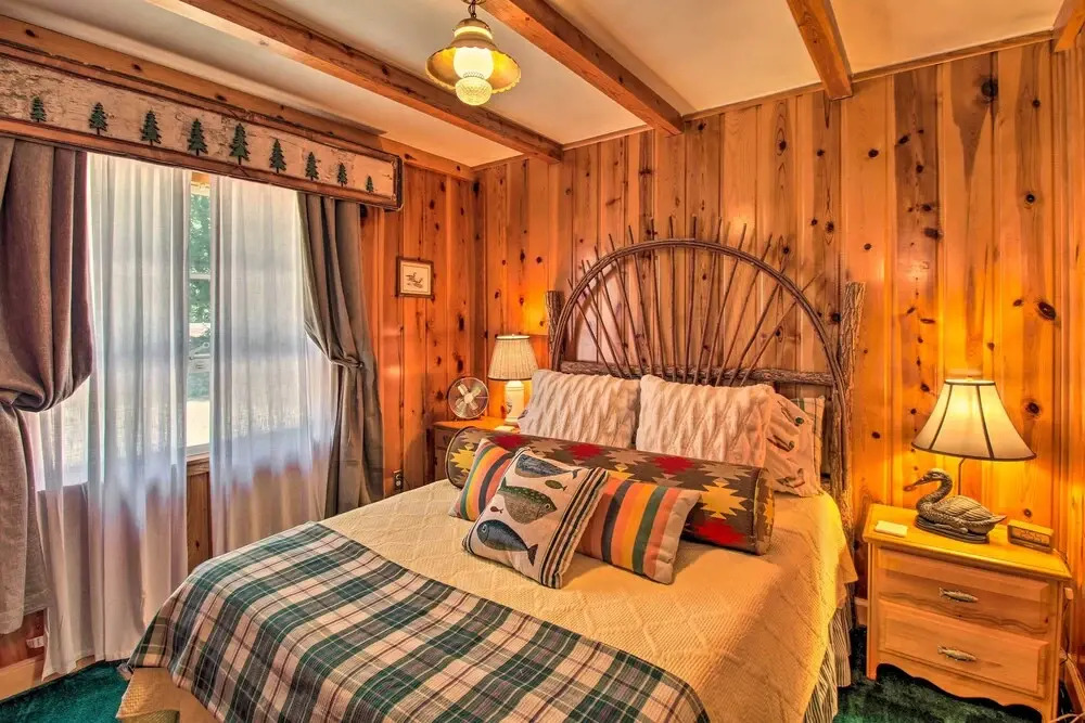 1 Mi to Rainbow Lake: Lakeside Cabin w/ Deck!