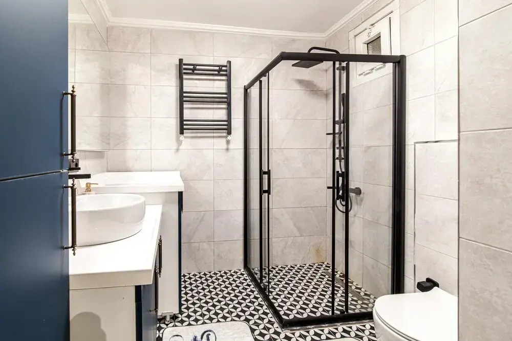 Colorful Flat Near Cevahir Mall and Sisli Metro