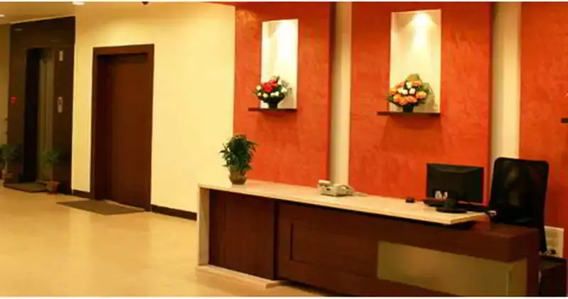 OYO 10235 Oyster Transit Hotels