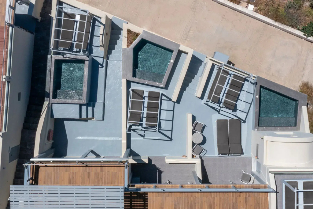 Gizis Cliffside Suites
