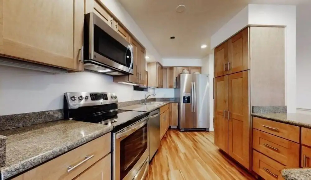 Premier Ski In, Ski-Out 3 Bedroom Condo With Spectacular Views, Heated Outdoor Pool And Hot Tub, Short Walk To Village